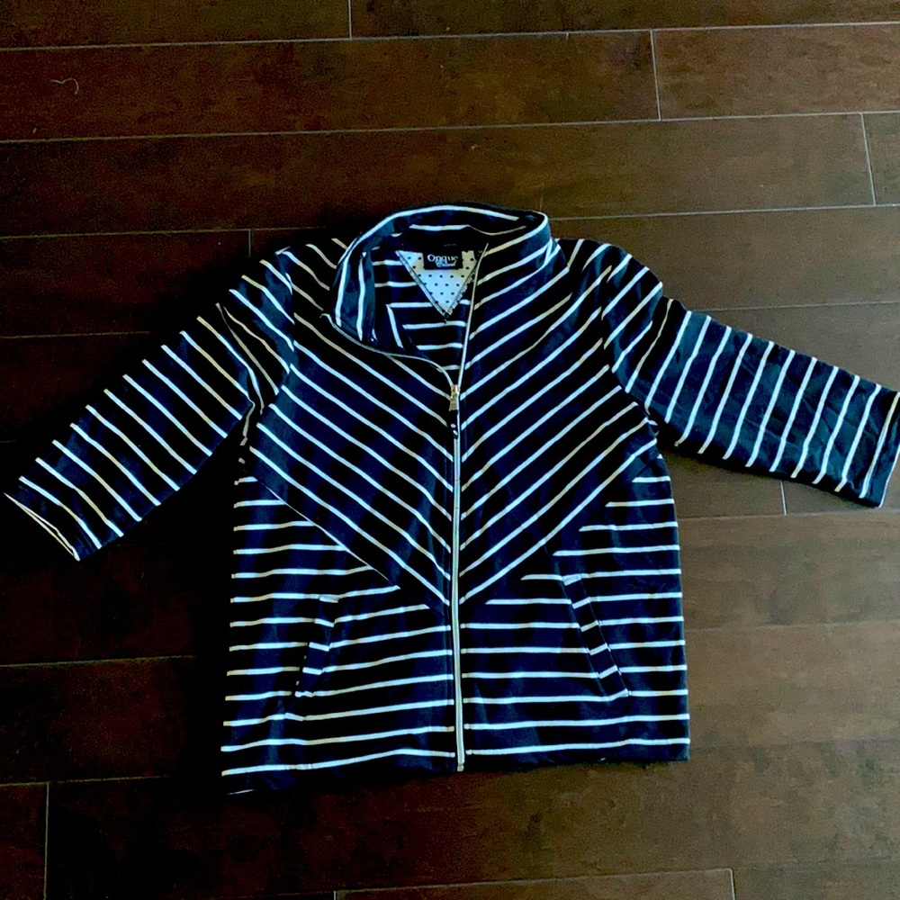 Zip up sweat shirt